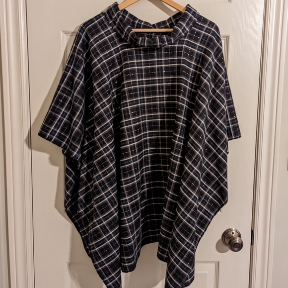 Plaid Mid-weight Poncho for Spring or Fall - Picture 13 of 13
